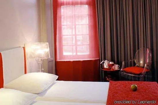 Monty Small Design Hotel 월뤼브생랑베르